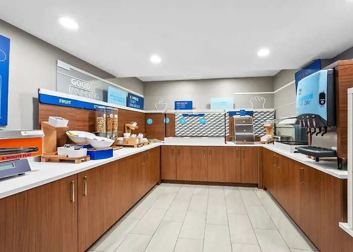 Holiday Inn Express Hotel & Suites Wabash By Ihg