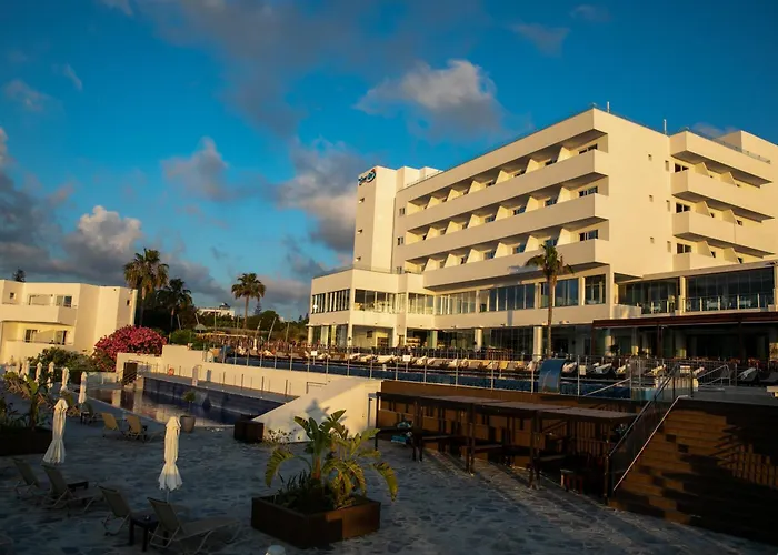 Theo Sunset Bay Hotel Kissonerga