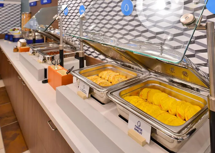 Holiday Inn Express Hotel & Suites High Point South By Ihg