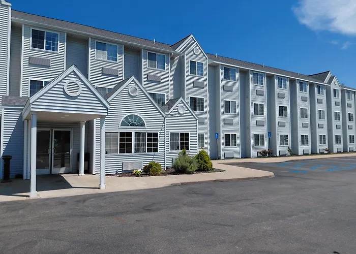 Microtel Inn & Suites By Wyndham Holland