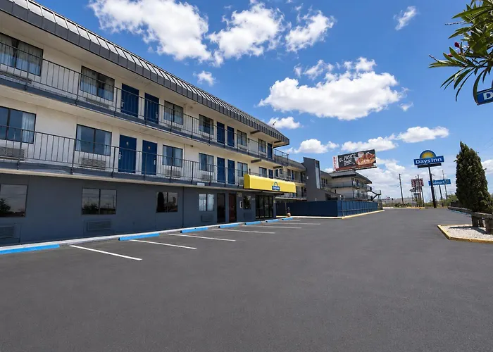 Days Inn By Wyndham El Paso Airport East