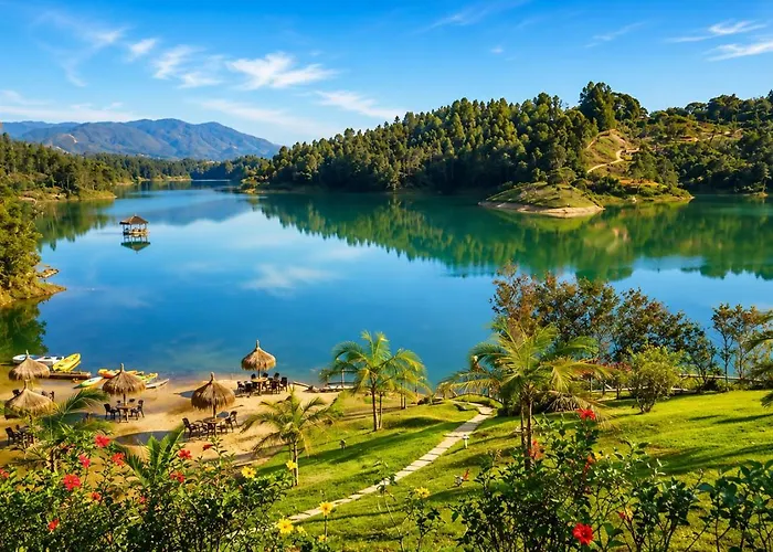Pietrasanta hotel campestre frente a la represa del Peñol y Guatape