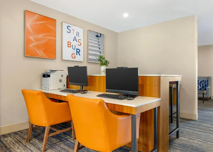 Holiday Inn Express & Suites Lancaster East - Strasburg By Ihg