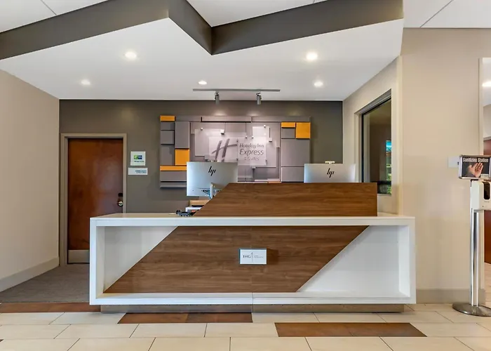Holiday Inn Express & Suites Lancaster East - Strasburg By Ihg