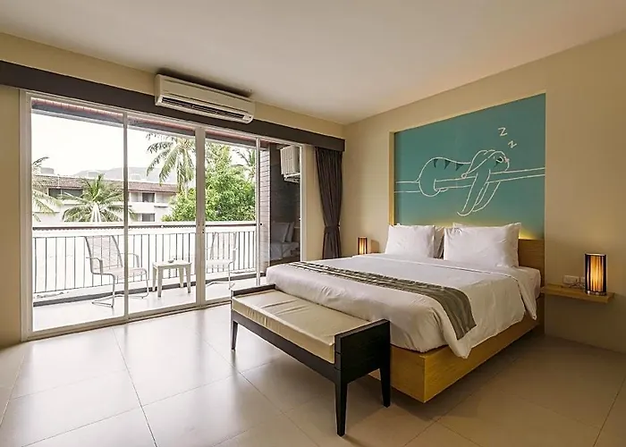 Tiras Patong Beach