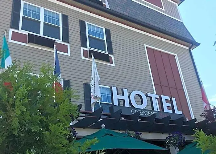 Crescent Suites