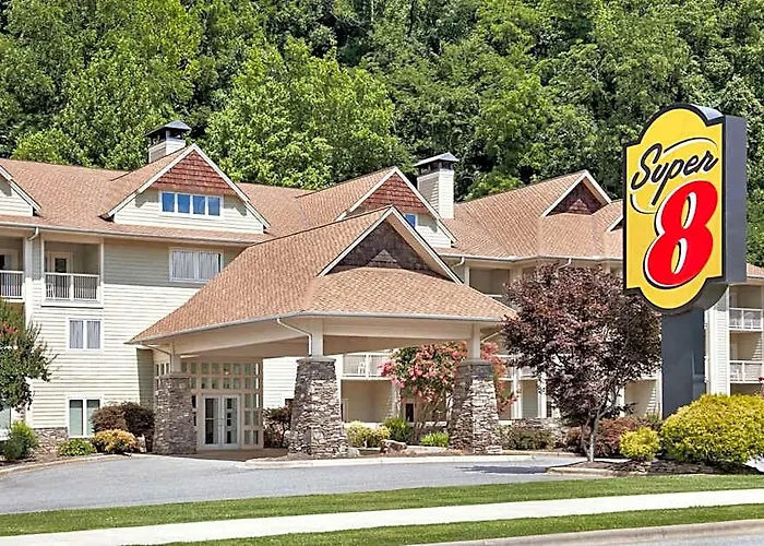 Super 8 By Wyndham Cherokee
