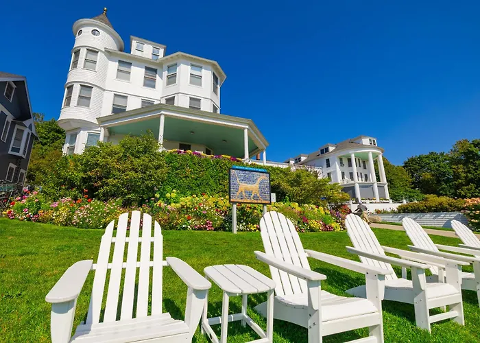 Island House Hotel