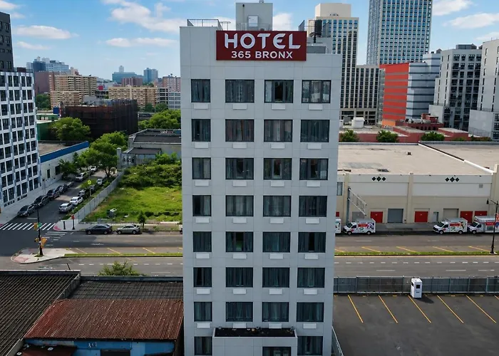 Hotel 365 Bronx - Yankee Stadium