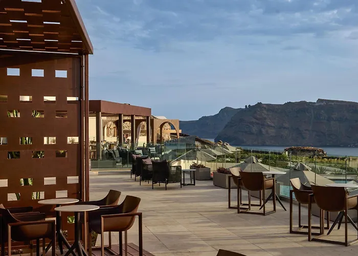 Santo Mine Oia Suites