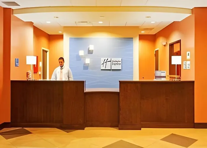 Holiday Inn Express & Suites Fredericksburg By Ihg
