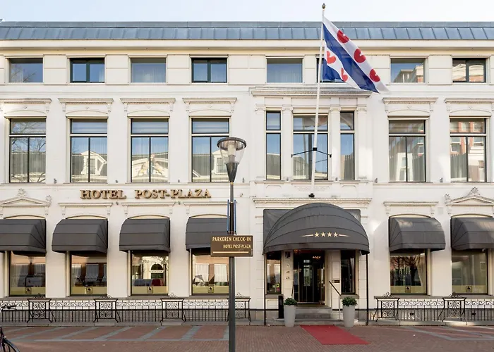 Post-Plaza &Grand Café