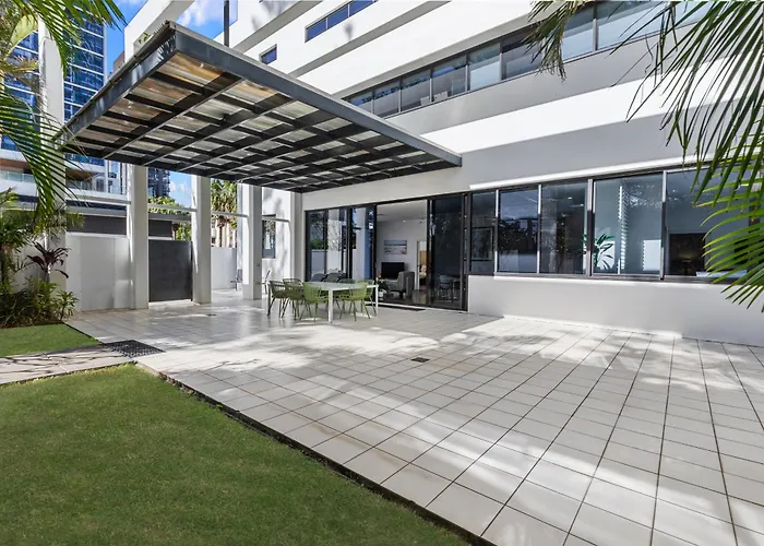 Ultra Broadbeach