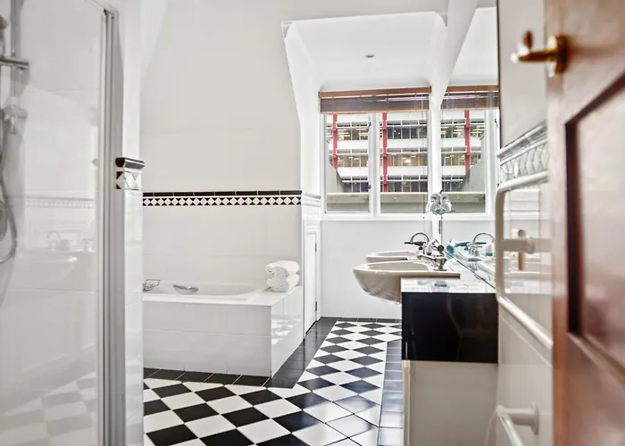 Wellesley Boutique Hotel