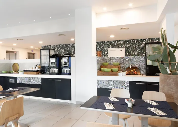 Holiday Inn - Marseille Airport By Ihg Vitrolles 