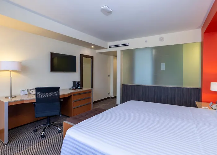 Holiday Inn Mexico City-Plaza Universidad, an IHG Hotel