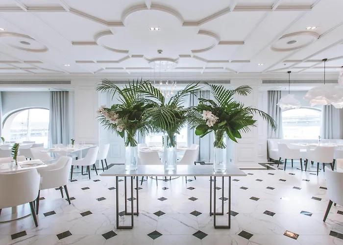 Fairmont Grand