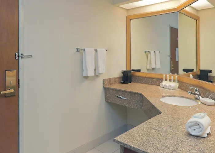 Holiday Inn Express Evansville - West By Ihg
