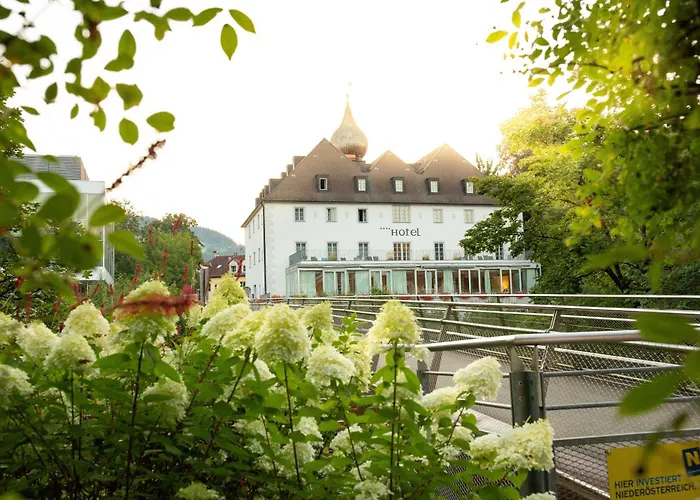 Das Schloss an der Eisenstrasse
