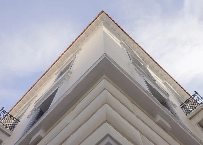 Monument Hotel