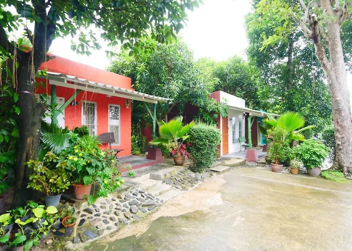 Forest Bungalows & Mama'S Restaurant