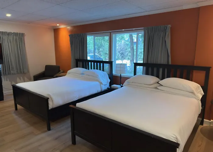 Boulder Twin Lakes Inn
