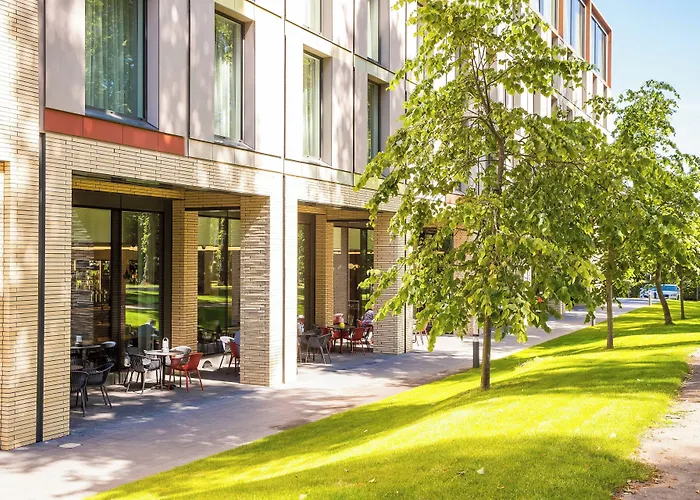 Courtyard By Marriott Edinburgh West