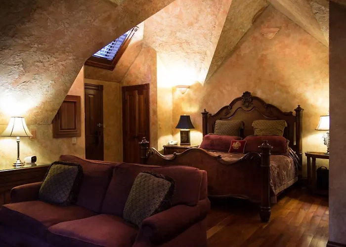 Landoll'S Mohican Castle