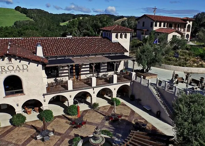 Croad Vineyards - The Inn