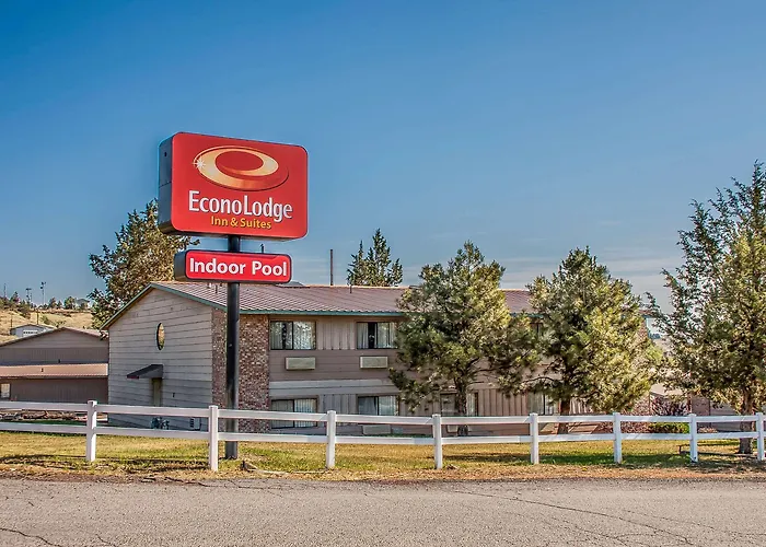Econo Lodge Inn & Suites Madras