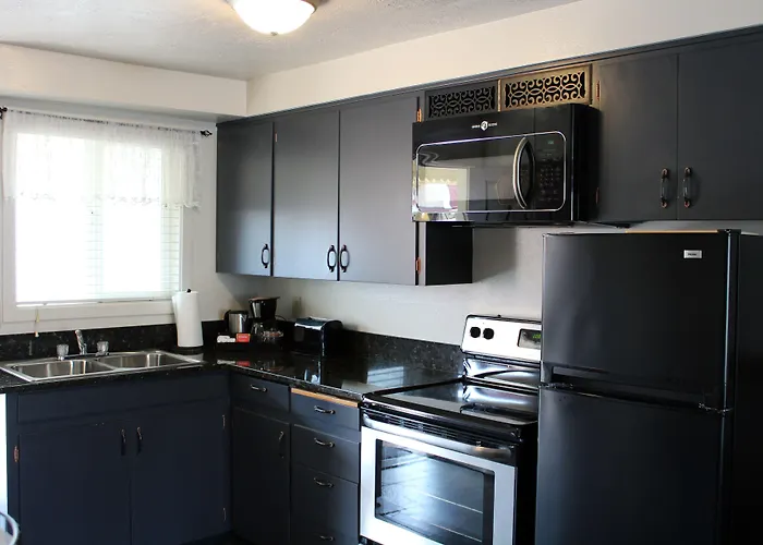 Silverton Inn & Suites