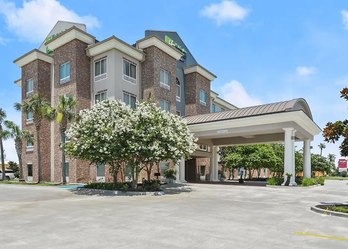 Holiday Inn Express & Suites By Ihg