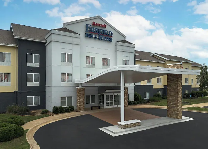 Fairfield Inn & Suites By Marriott Rogers