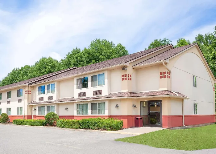 Super 8 By Wyndham Oneonta/Cooperstown