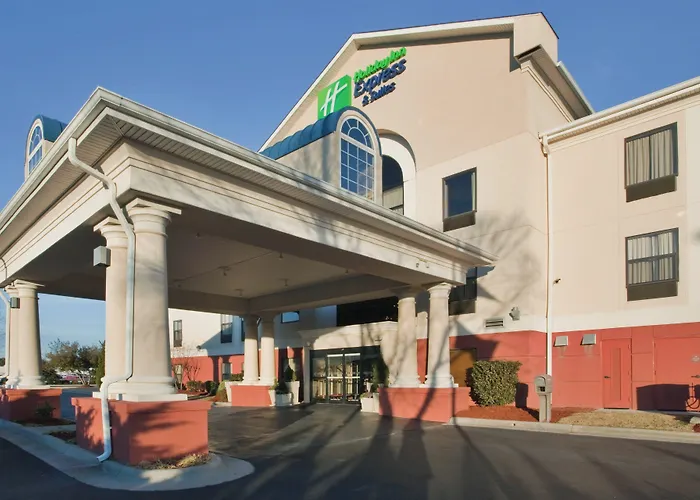 Holiday Inn Express Hotel & Suites Laurinburg By Ihg