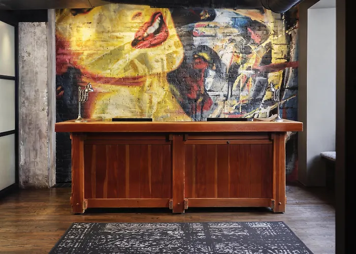 Acme Chicago, Outset Collection By Hilton
