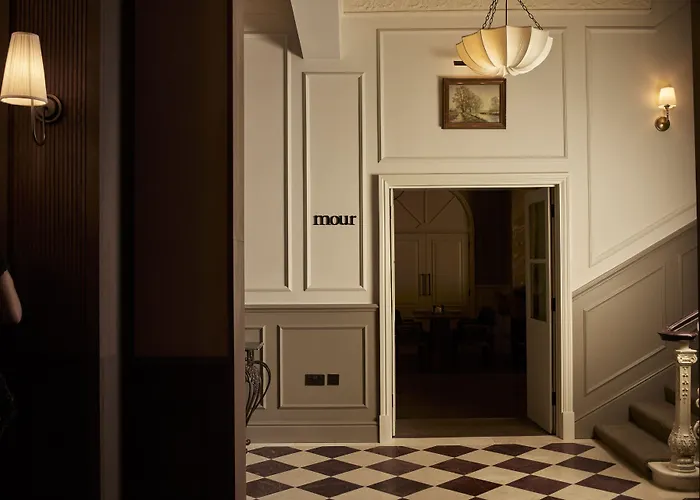 The Leonard Hotel