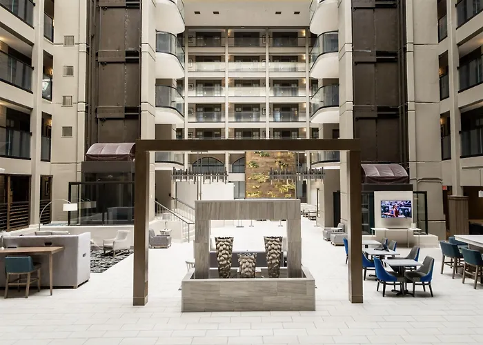 Embassy Suites By Hilton Chicago Woodfield