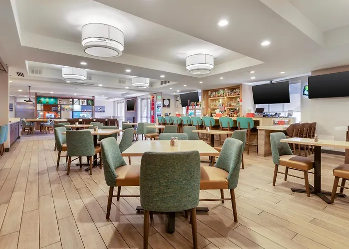 Holiday Inn Airport By Ihg