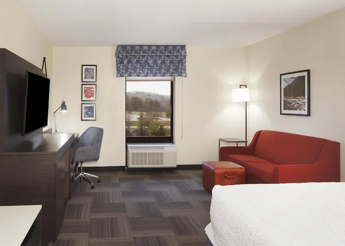 Hampton Inn Charleston-Southridge