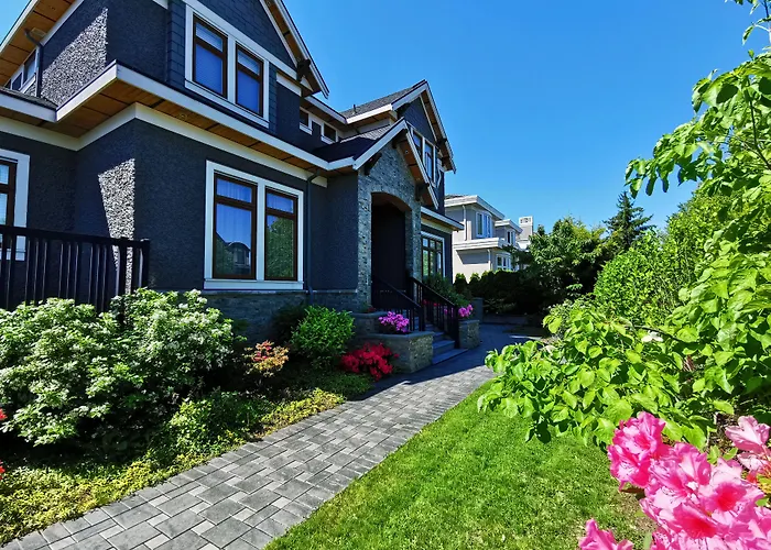 Vancouver West Cozy Retreat By Host Launch