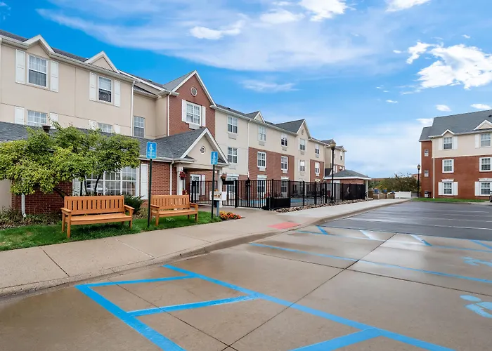 Sonesta Simply Suites Detroit Novi