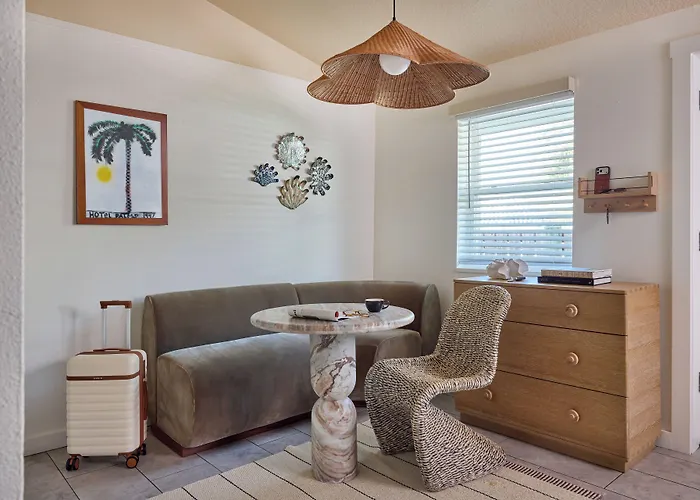 Salt Air Inn & Suites