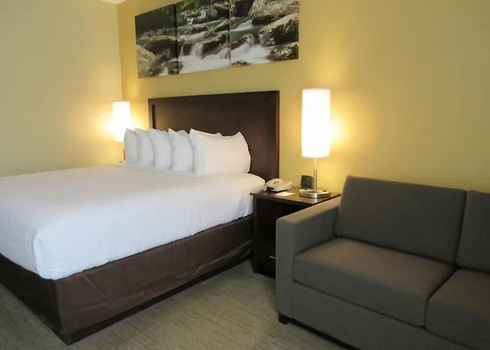 Clarion Point Cherokee