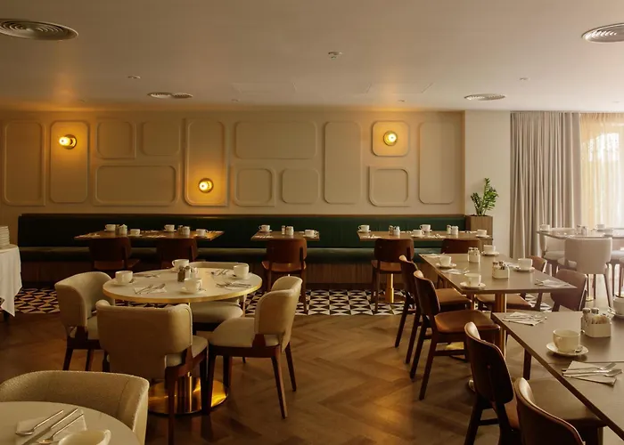 Lodge - Putney