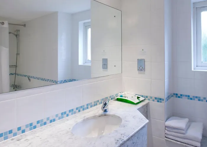 Holiday Inn Farnborough By Ihg