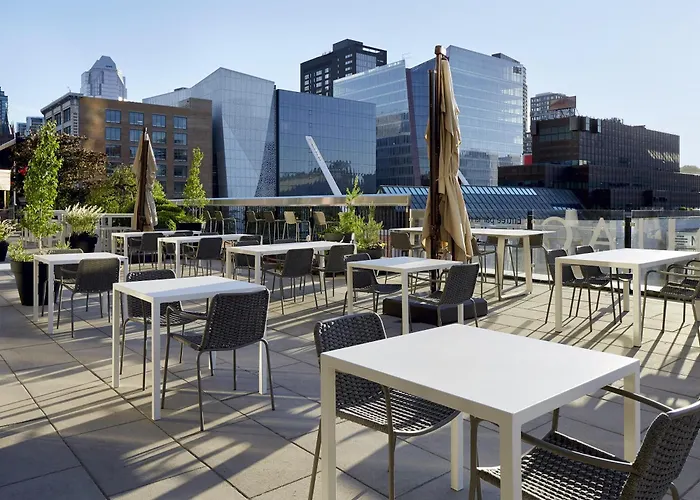 Doubletree By Hilton Montreal
