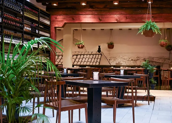 Del León De Oro Boutique