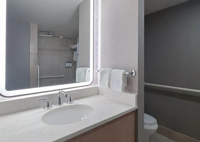 Intercontinental Suites Cleveland By Ihg