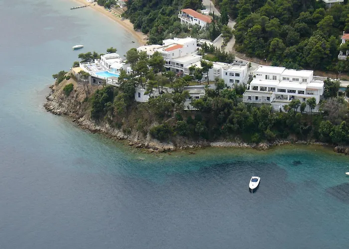 Cape Kanapitsa Hotel & Suites